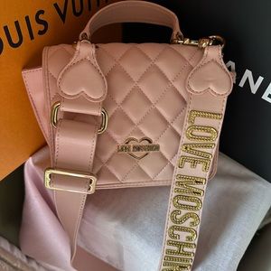 💯Authentic Moschino handbag baby pink,Like new!